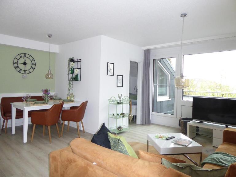Greenflair Winterberg Ferienwohnung 5 Pers Pool Sauna Wifi near Lift - B&B Winterberg