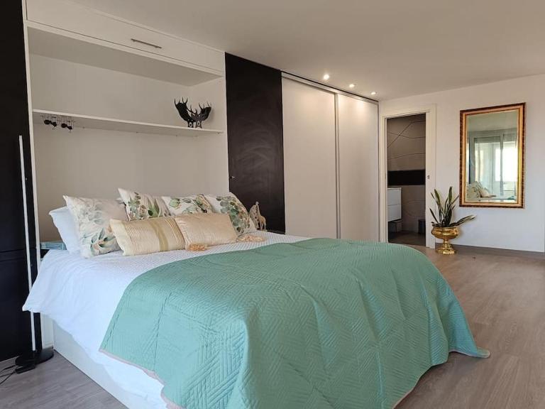 Spacious Studio by the University - B&B San Vicente del Raspeig