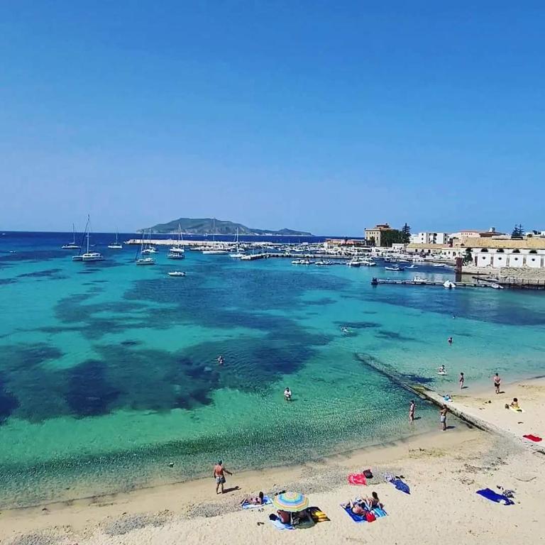 A due passi dal Mare PRAIA HOUSE - B&B Favignana