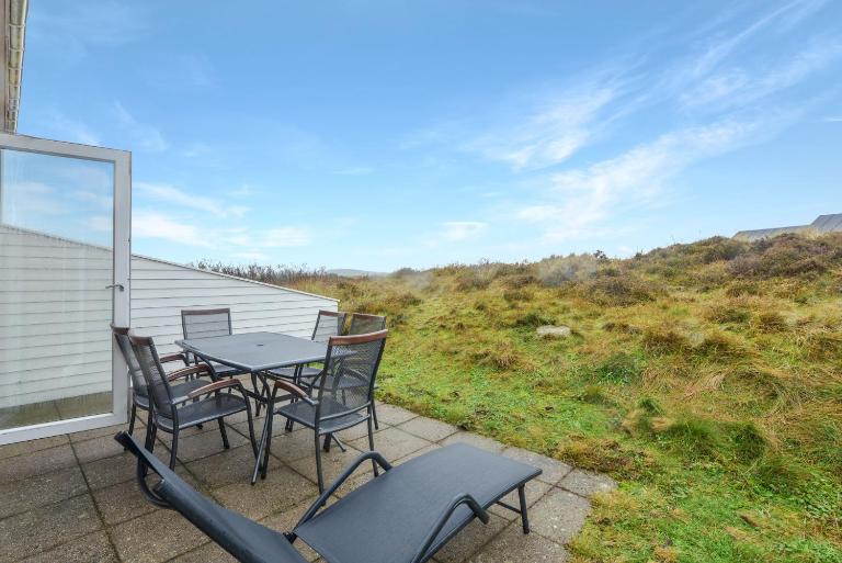 Lovely holiday home in Rømø with access to pool - Chambres d'hôtes Sønderby