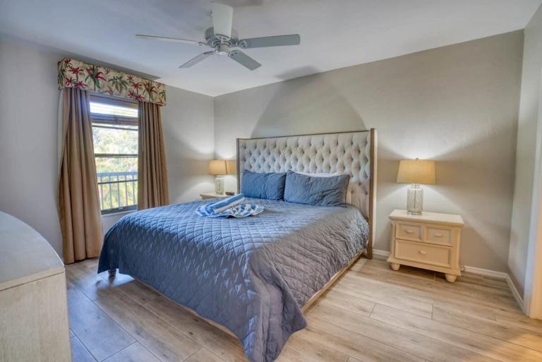 Park Shore Resort - Pool & Bar Close to Beach - B&B Naples