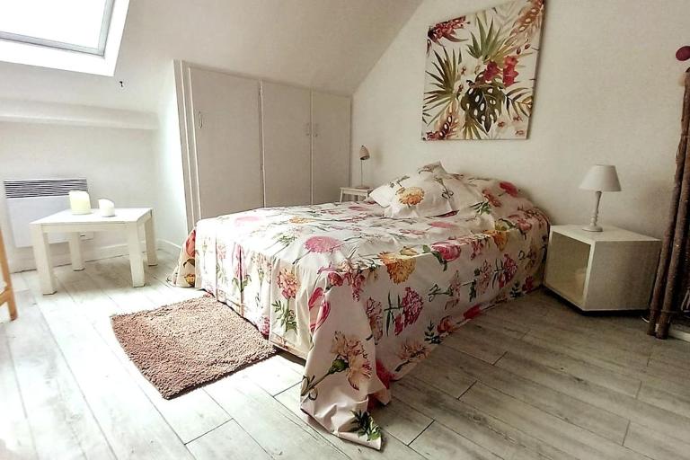 Le Cocon rouge - studio en plein centre historique - B&B Lamballe