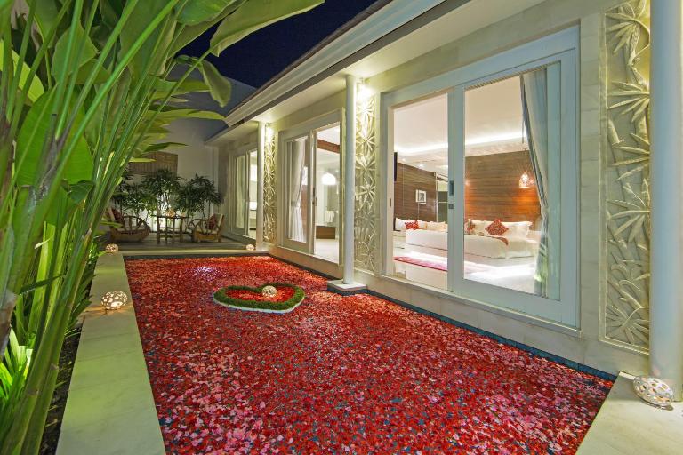 Bajra Bali Villa Seminyak - Bed and Breakfast Seminyak