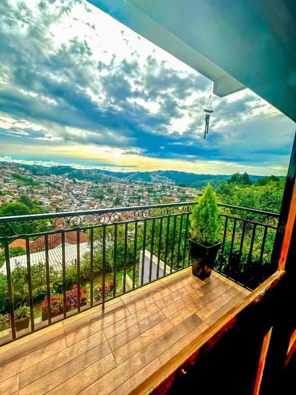 Lar Lodge Montanhes - Chambres d'hôtes Campos do Jordão