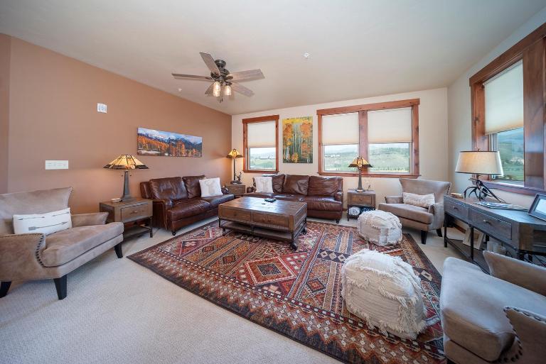 Cozens Pointe Building I Unit I201 by Stay Winter Park - B&B Fraser
