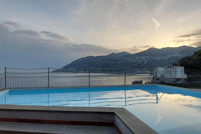 Felicity: Breathtaking View On Mediterranean Sea - B&B Maiori