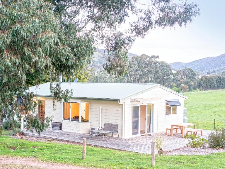 Stringybark, Halls on Falls Homestead - B&B Strath Creek