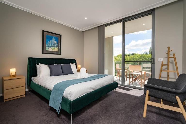 Tranquil 2BR APT - Glebe Park View - Hosted by CanStay - B&B Canberra