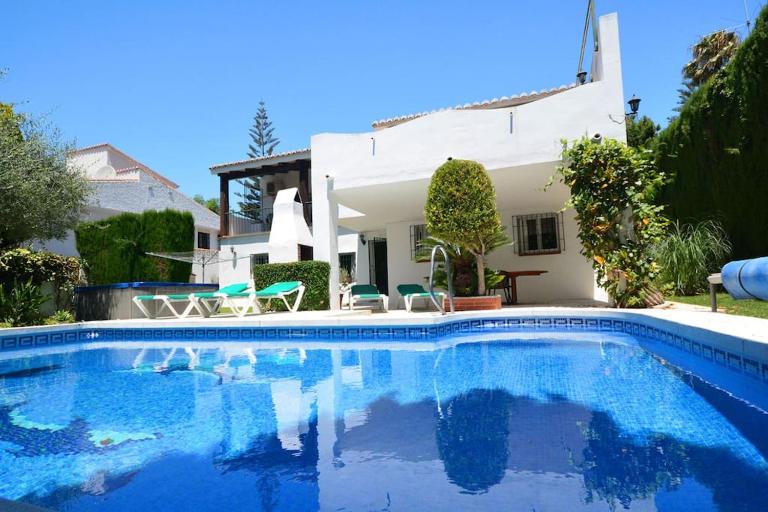 High Quality, Spacious, 4 Bedroom private Villa - Bed and Breakfast Santa Fe de los Boliches