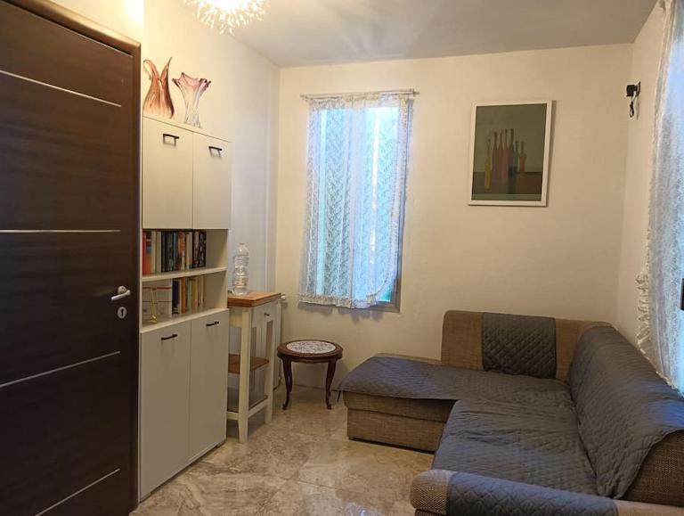 Fiore, bilocale, Zona Ducati. - Bed and Breakfast Bologna