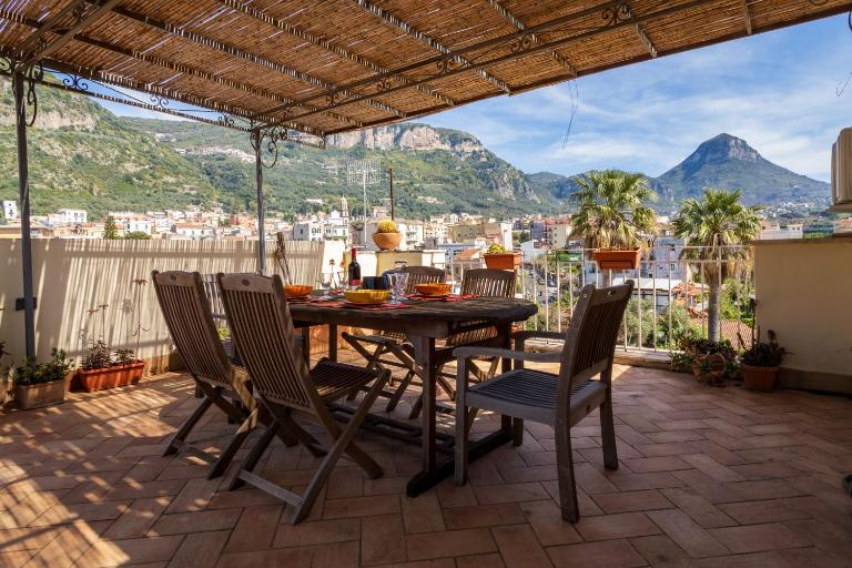 De Vivo Realty - La Mela - B&B Meta