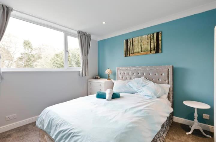StayInWoking at 30 Woodlands - Ferienwohnung East Horsley