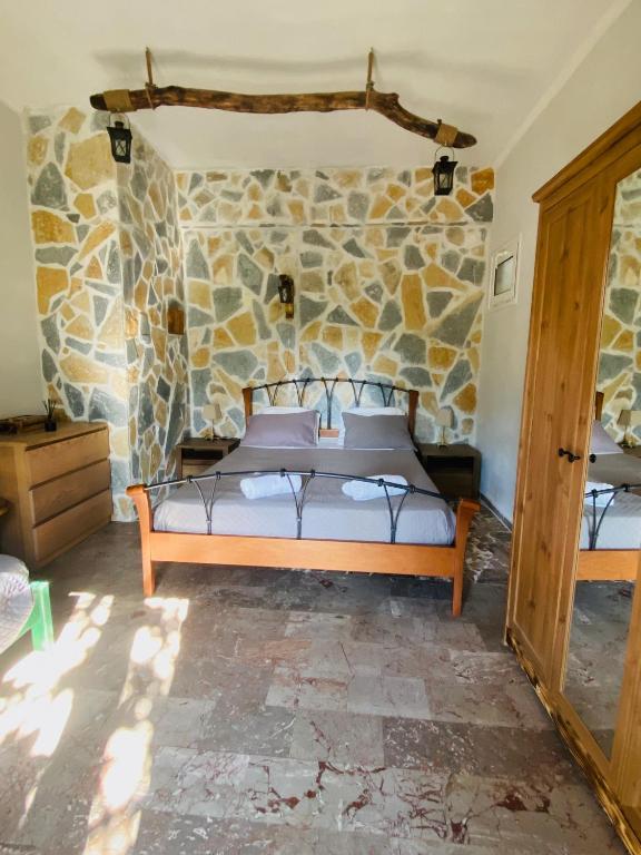 Costa’s Steak House apartment - Bed and Breakfast Liapádes