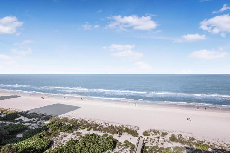 Beachfront condo with views, pools and pickleball - Chambres d'hôtes Marco Island