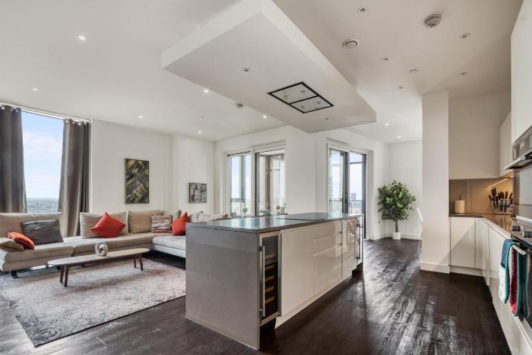 Stunning 360º View Luxurious Penthouse - B&B London