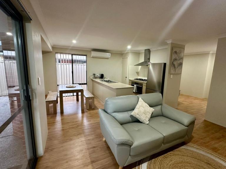 South Bunbury Holiday Home - Ferienwohnung Carrowbrook