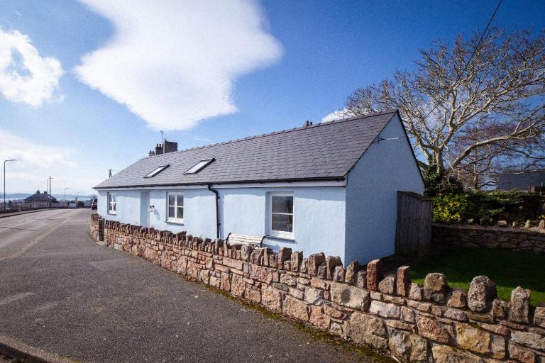 Bron Haul - B&B Newborough