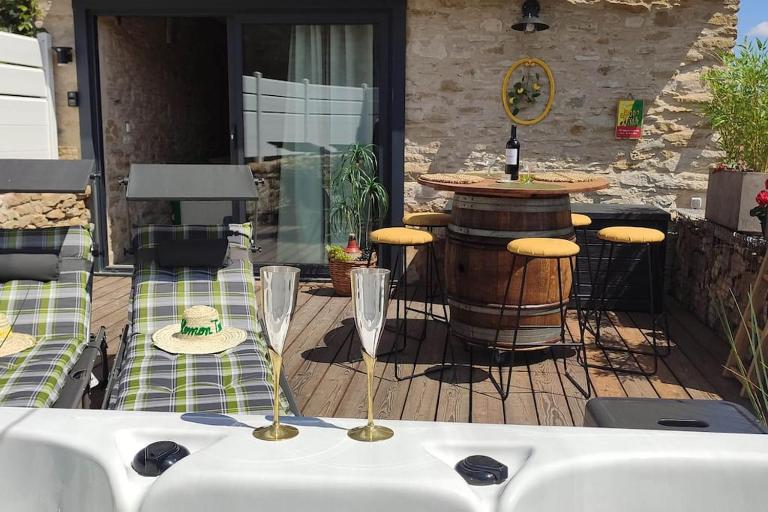 Jacuzzi au Lemon Tree et charme des pierres dorées - Chambres d'hôtes Panossas