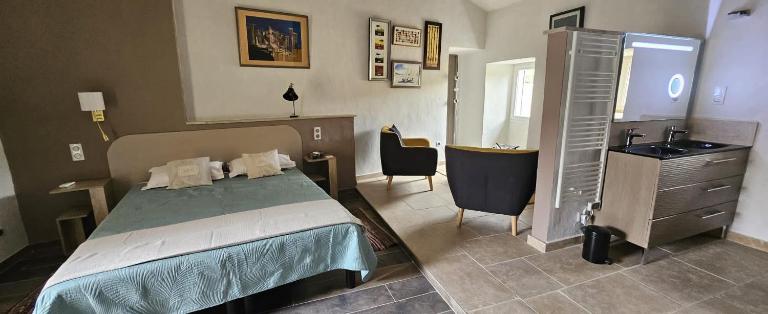 maison O jasmin - B&B Lagnes