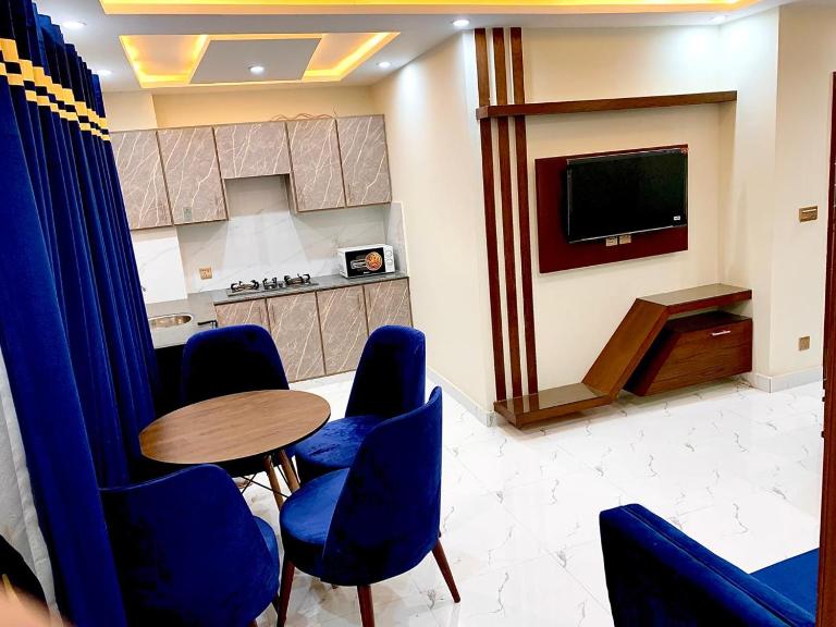 Royal Height Residence Executive Luxury Apartments Bahria Town Lahore - B&B Lahore