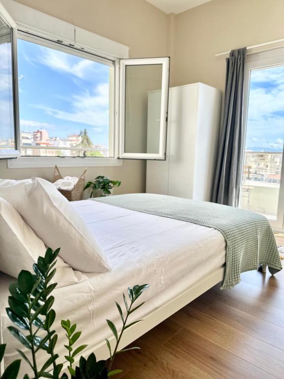 2 Doors- Luxury by the sea, easy parking - Bed and Breakfast Kavála
