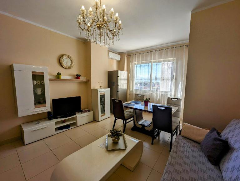 Arbi's Apartment - Chambres d'hôtes Shkodër