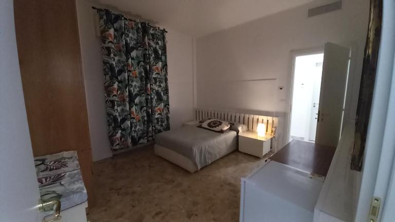 Matrimoniale francese con bagno privato - B&B Noicattaro