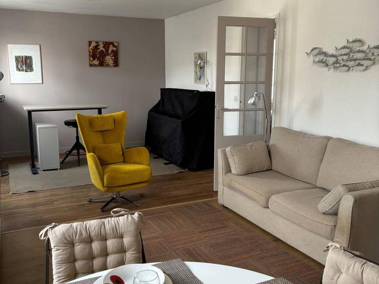 Appartement lumineux avec 2 chambres au cœur de Merville-Franceville - FR-1-465-111 - Chambres d'hôtes Merville-Franceville-Plage