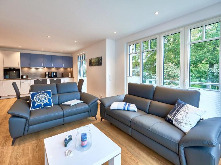 Villa Beatrice in Binz - WG 8 mit Balkon und kleinem Meerblick - Bed and Breakfast Ostseebad Binz