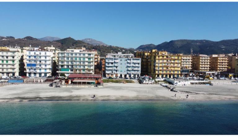 Three Moons Boutique House/Calypso - Bed and Breakfast Salerno