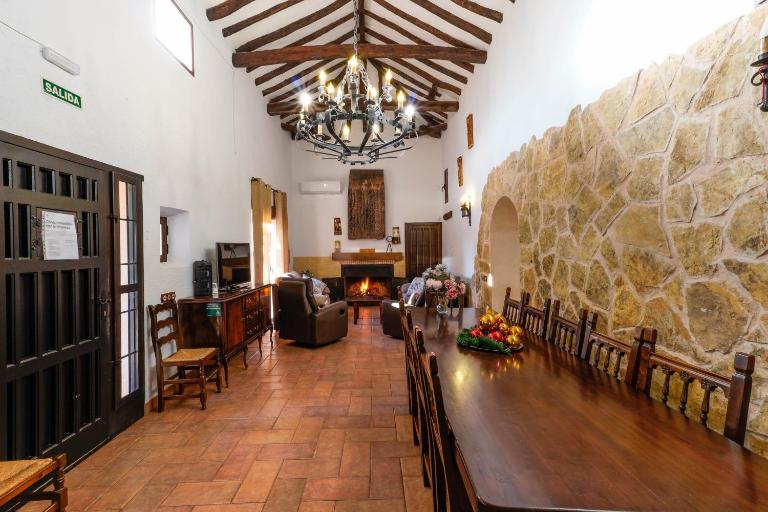 Casa Rural Finca Los Olivos - Bed and Breakfast El Picazo