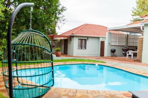 3 on The Fairway Pinelands - B&B Cape Town