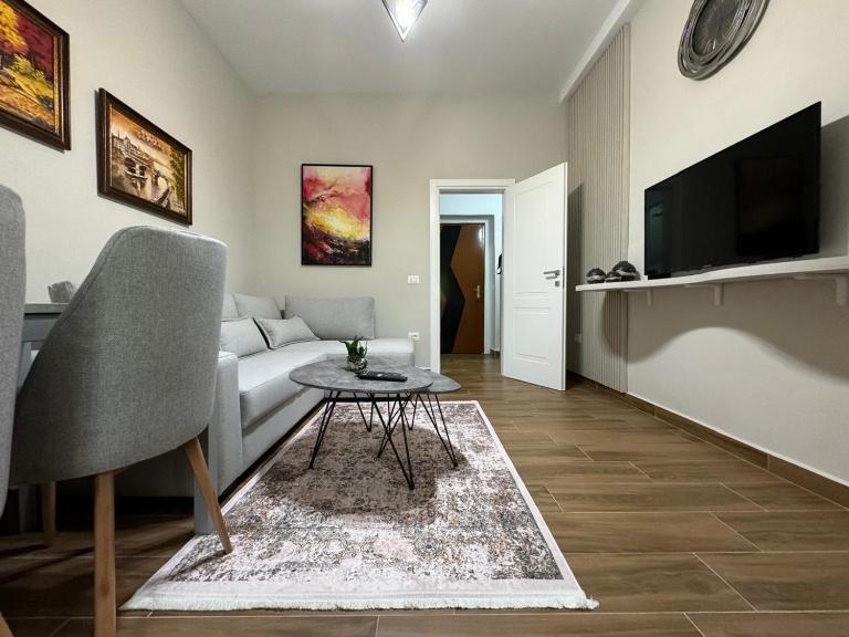 AMI BLLOKU APARTAMENT - Ferienwohnung Tirana