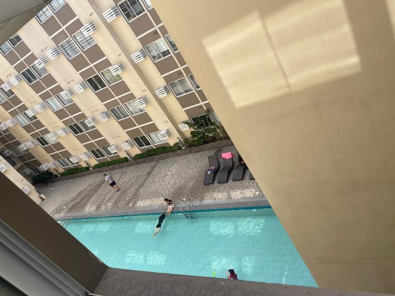 Stanford Suites 3, staycation near Nuvali, located in Silang - B&B Bayabasan