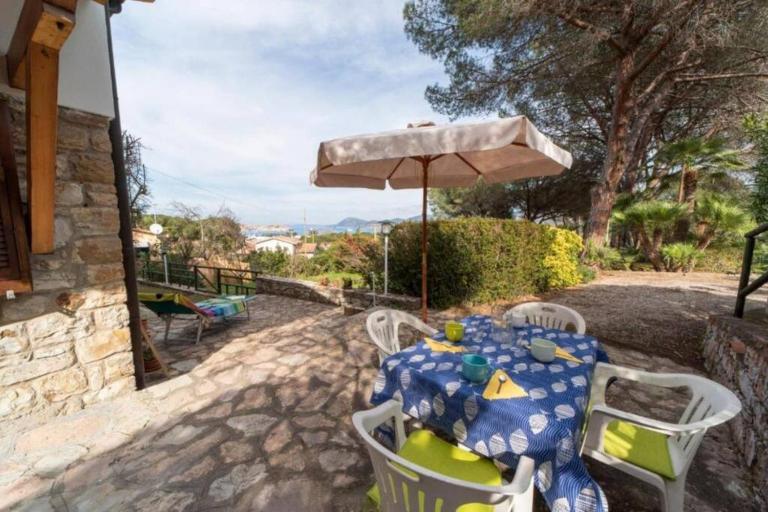 I Pini Overlooking the Portoferraio's Gulf - B&B Portoferraio