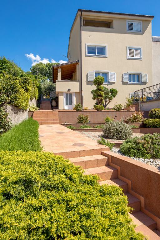 MLADENKA apartment - B&B Kraljevica