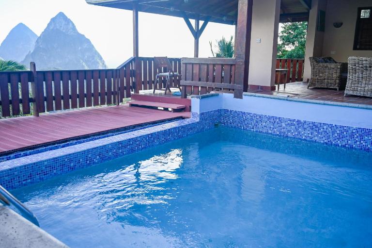 Piton Villa Deck - Bed and Breakfast Soufrière