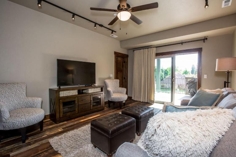 Baker Loft 203 - B&B Whitefish