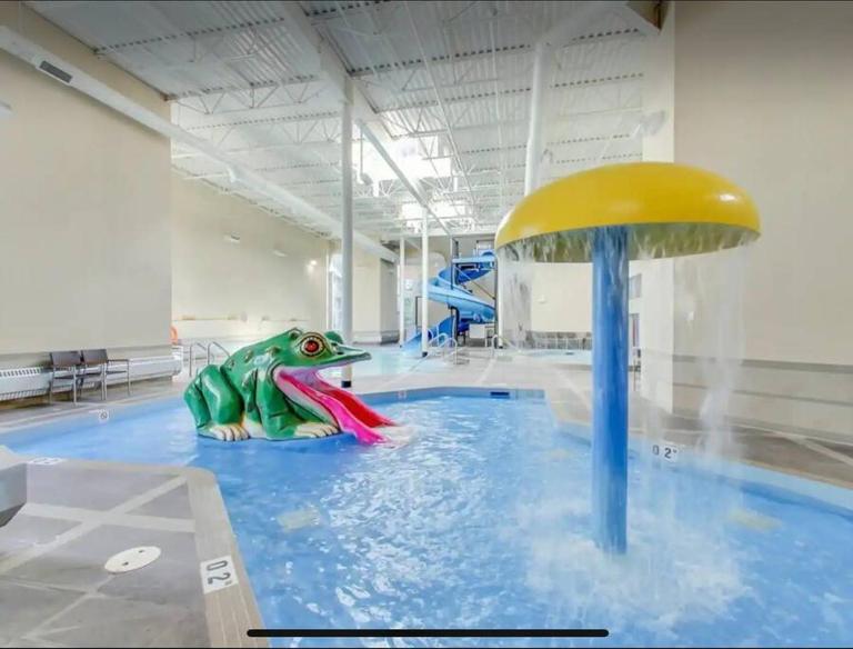 Cozy One Bedroom Condo with Indoor Pool and HotTub - B&B Canmore