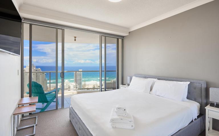 Oceanview 3 Bedroom Apartment in Surfers Paradise - Serain Residences - B&B Gold Coast