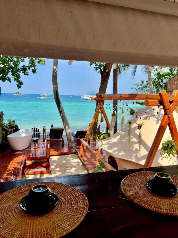 Natures Edge Beachfront Luxury Glamping Koh Tao - B&B Koh Tao