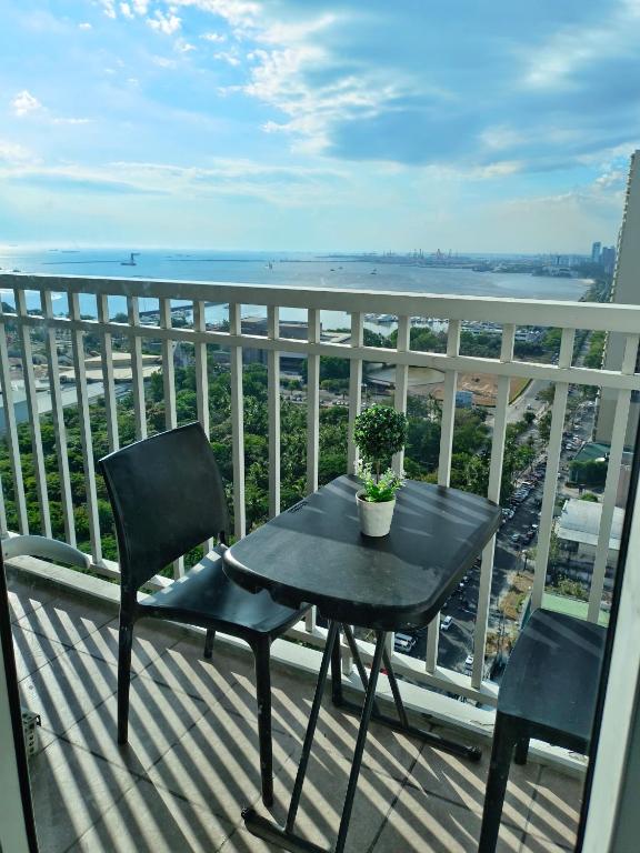 2 Bedroom Condo SMDC Breeze Residences - Bed and Breakfast Manilla