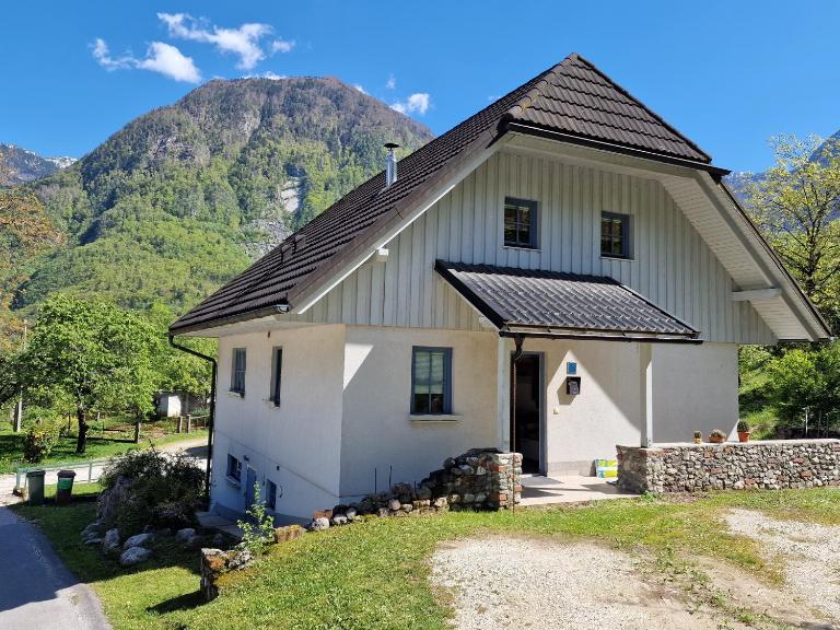 Apartment Luka at Soča & Koritnica confluence - Chambres d'hôtes Bovec