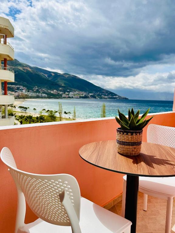 Seafront Maria’s Apartment - B&B Valona