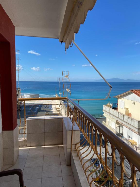Kerasioti Sea View Apartment - Chambres d'hôtes Néa Kallikráteia