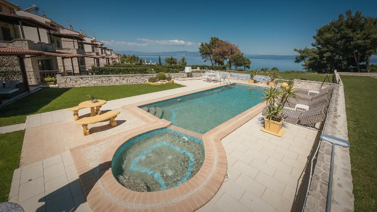 Zeus Sea View Villa with Private Pool, Afytos - Ferienwohnung Afytos