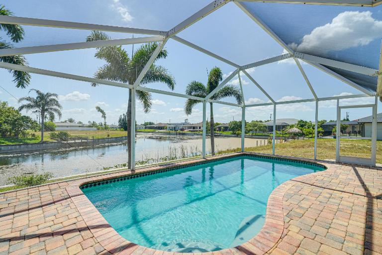 Heated Pool, 1 Mi to Golf! Cape Coral Canal Escape - Chambres d'hôtes Cape Coral