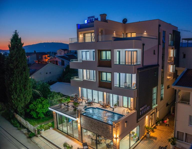 Premium Berlin with Pool - B&B Ulcinj