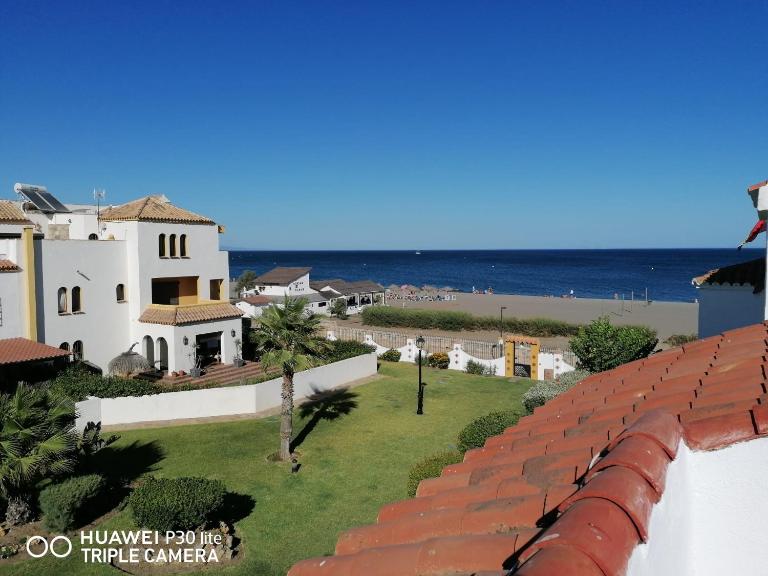 Casares Golf & Beach Terraced house - B&B Casares