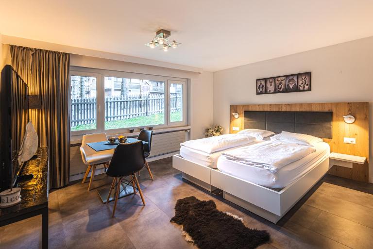 Haus Granit, 2 rooms, ground floor - B&B Zermatt